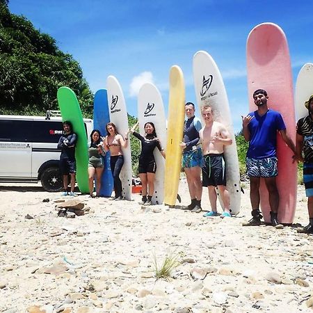 Tropical Surf House Okinawa Hotel Onna Exterior photo