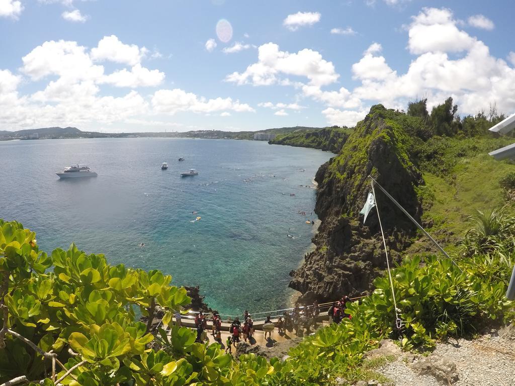 Tropical Surf House Okinawa Hotel Onna Exterior photo