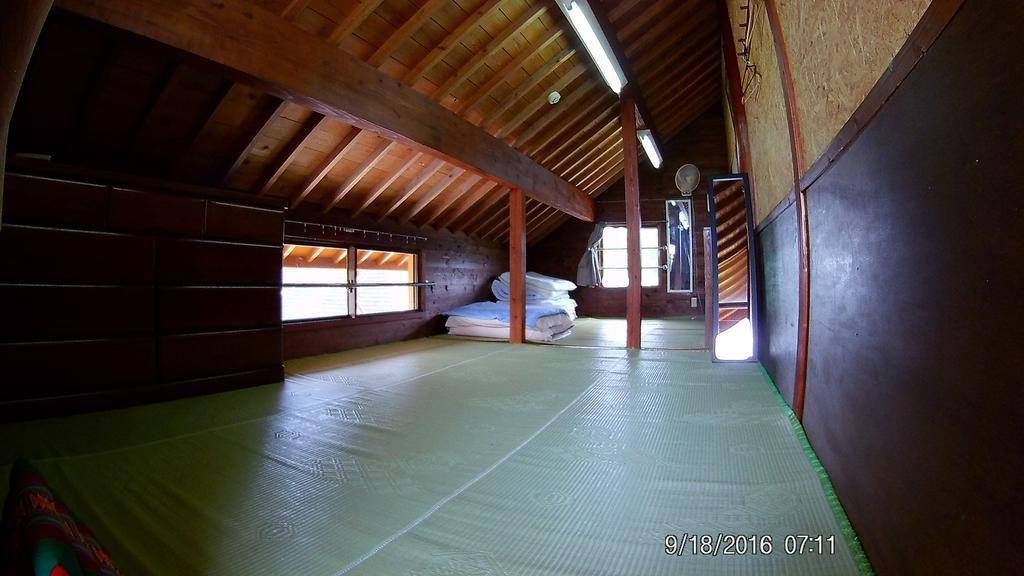 Tropical Surf House Okinawa Hotel Onna Exterior photo