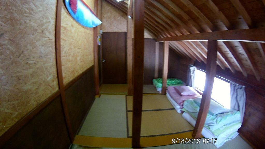 Tropical Surf House Okinawa Hotel Onna Exterior photo
