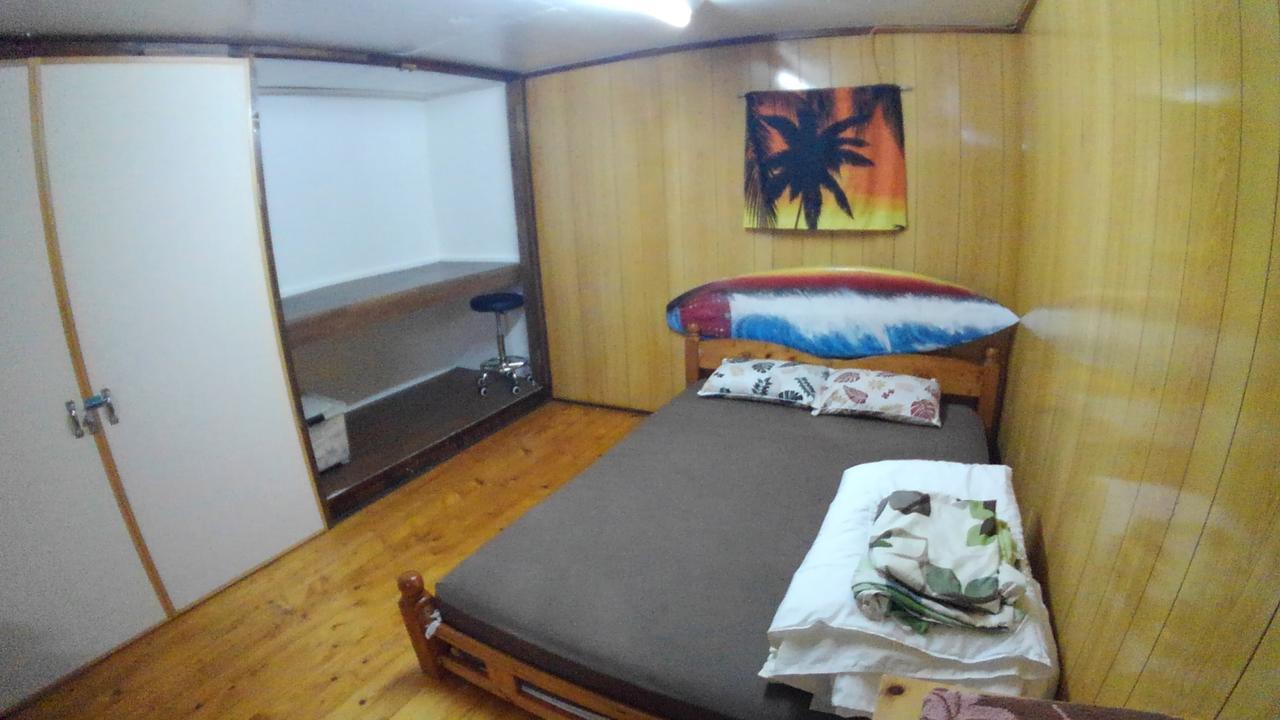 Tropical Surf House Okinawa Hotel Onna Exterior photo